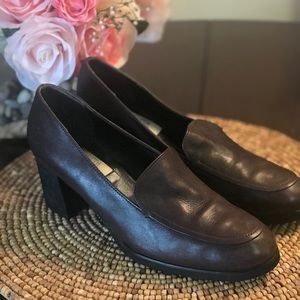 Easy Spirit Leather Pump